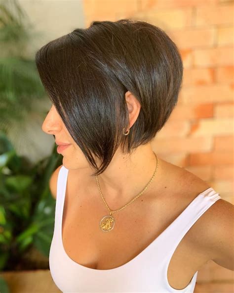 chanel de bico com a nuca batida|Passo a passo corte chanel nuca batida e short bob Maike.